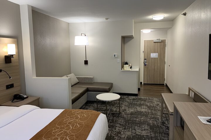 Room 21 of 33