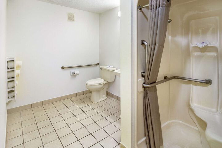 Room 18 of 22