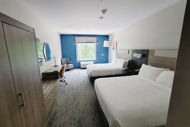Room 12 of 34