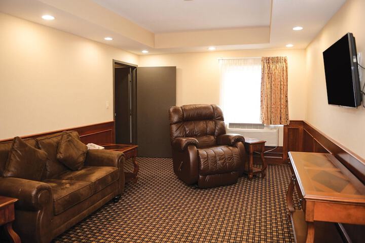 Quality Inn & Suites Ames Conference Center Near ISU Campus