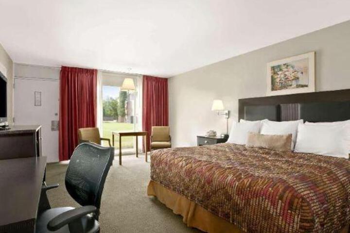 Ramada by Wyndham Washington