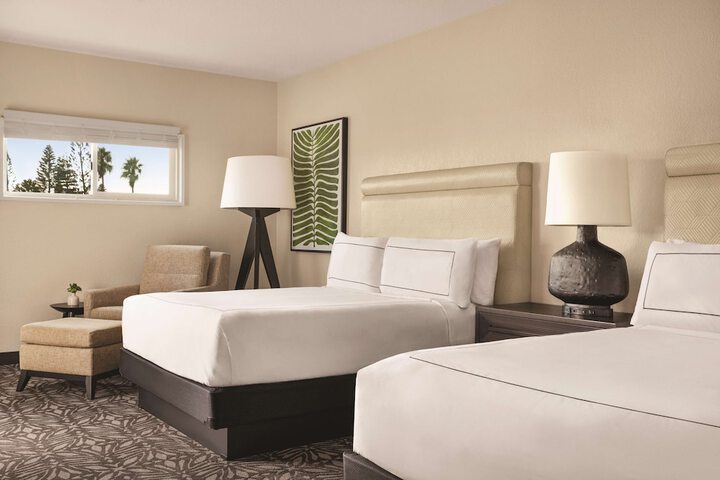 Room 34 of 110