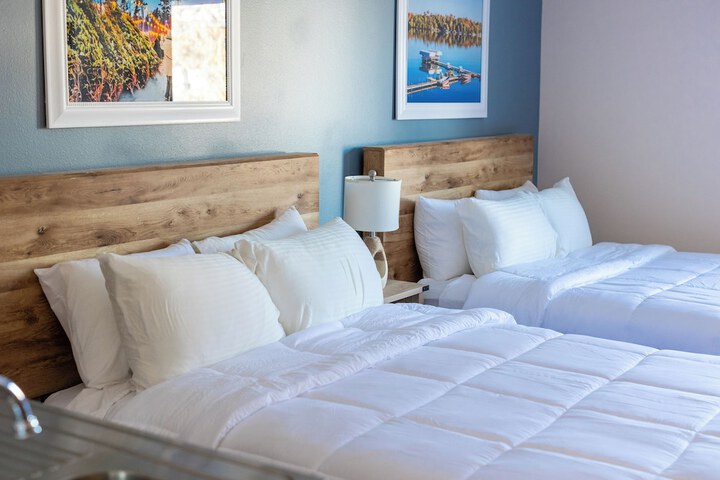 Nisswa Hotel and Suites