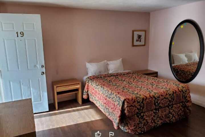 Room 3 of 9