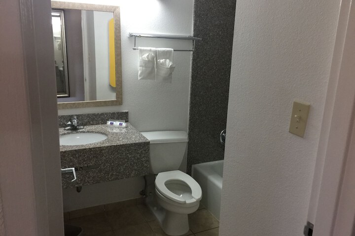 Room 18 of 35