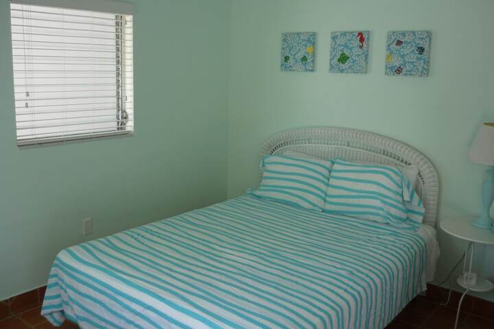 Room 33 of 42