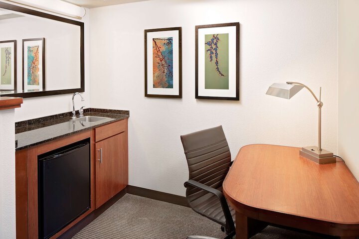 Hyatt Place Ontario / Rancho Cucamonga