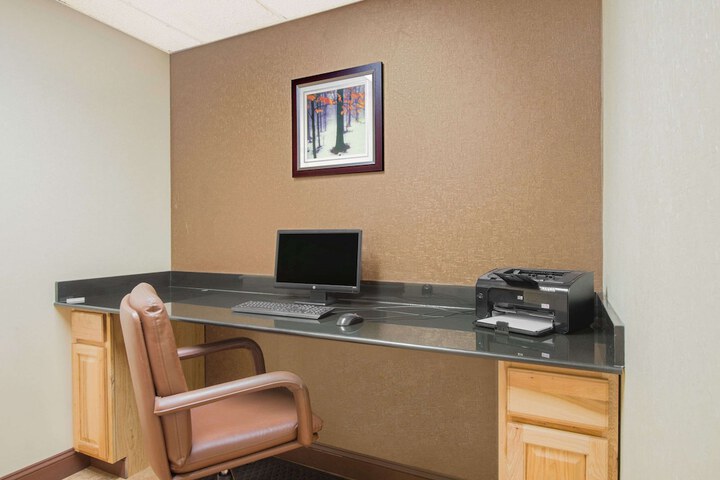 Business Center 22 of 22