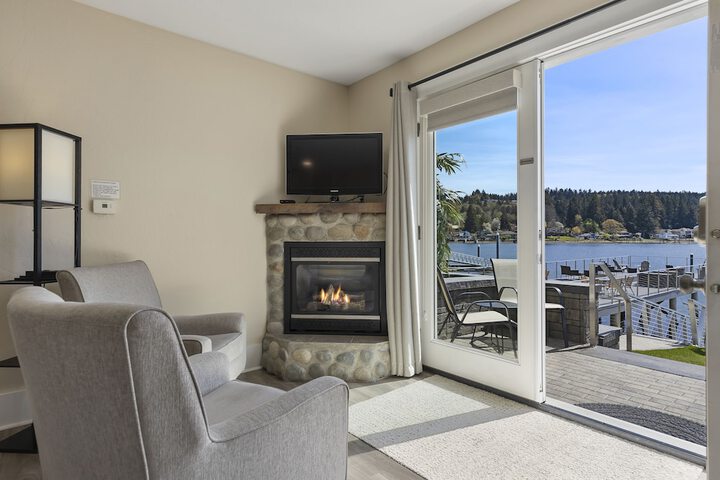 Waterfront Inn