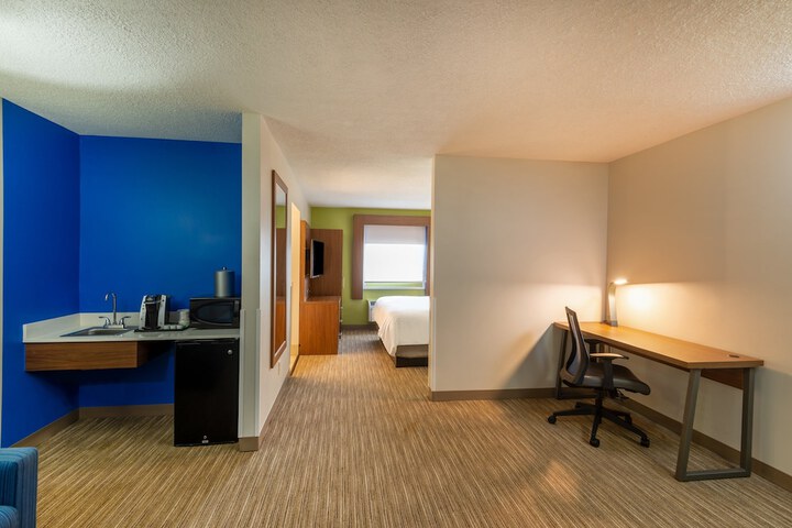 Room 13 of 39