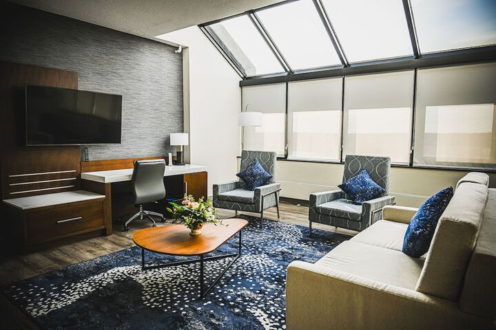 Delta Hotels by Marriott Cincinnati Sharonville