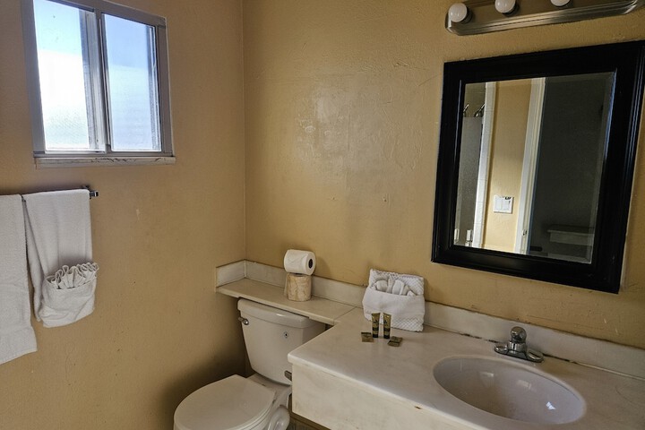 Room 21 of 27