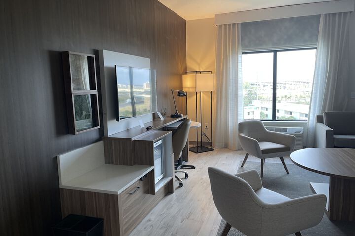 Room 10 of 34