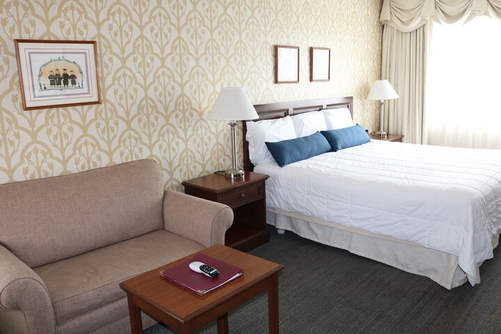 Room 32 of 62
