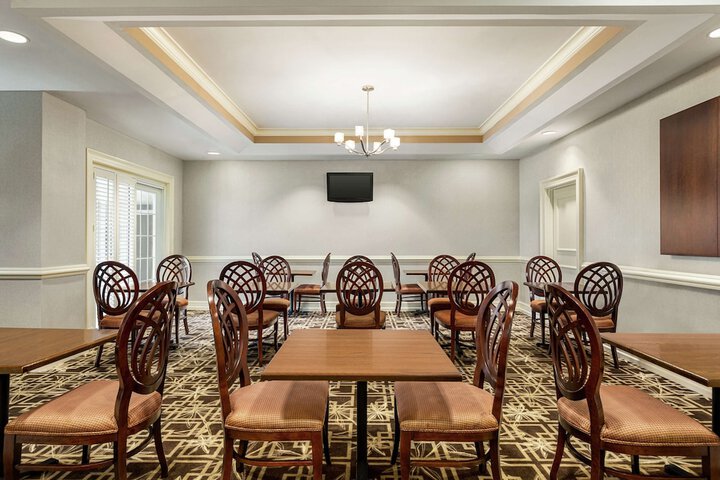 Hampton Inn & Suites Outer Banks / Corolla