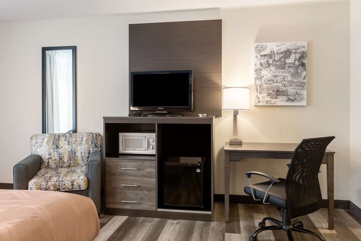 Room 18 of 63