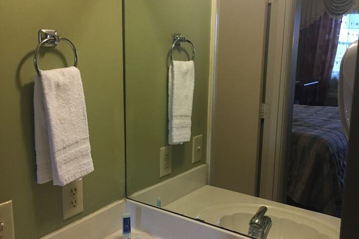 Room 9 of 35