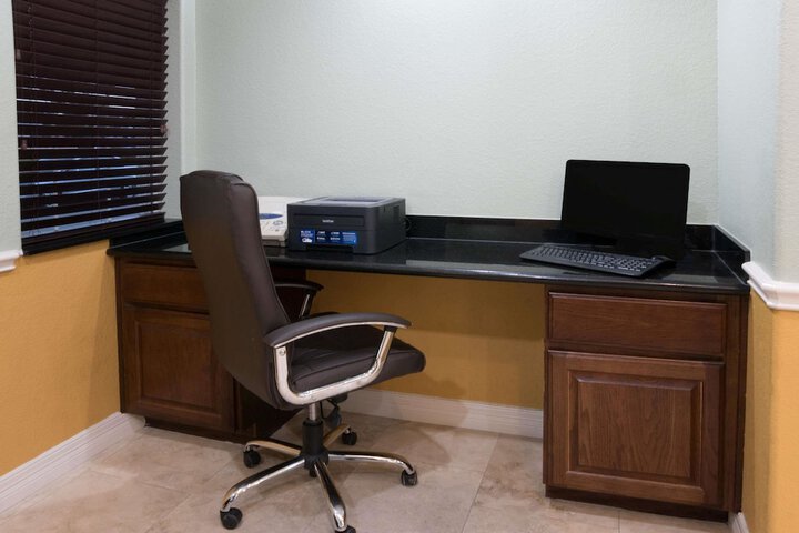 Business Center 19 of 19