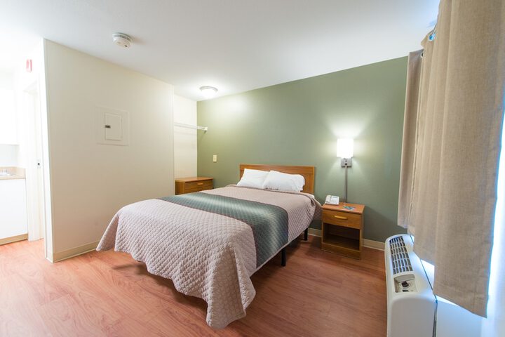 Room 17 of 24