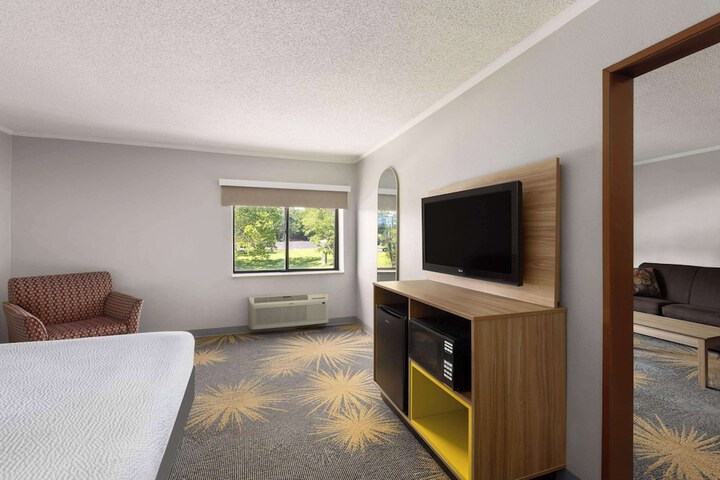Room 16 of 66