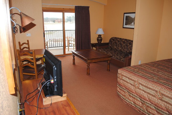 Room 27 of 34