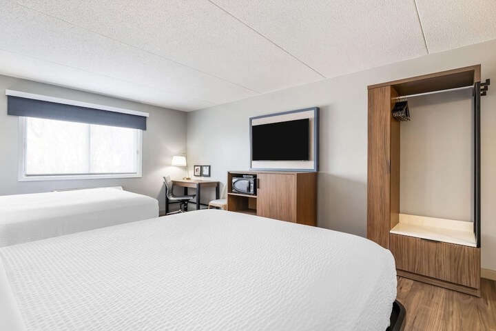 AmericInn by Wyndham Valley City - Conference Center
