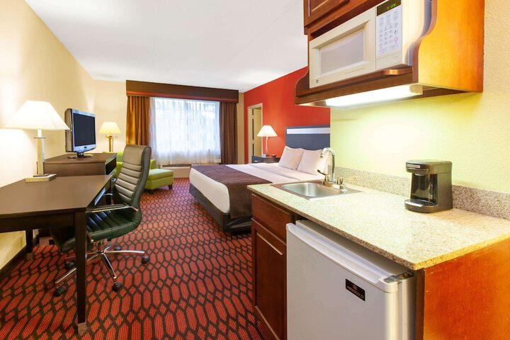 Room 26 of 42