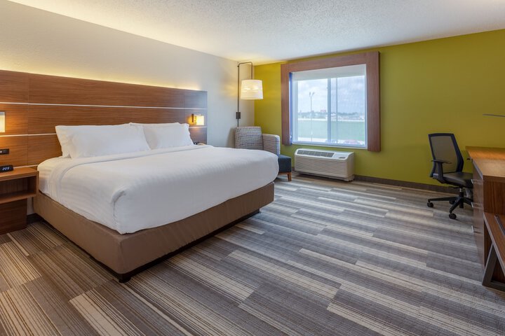Holiday Inn Express & Suites Vandalia by IHG