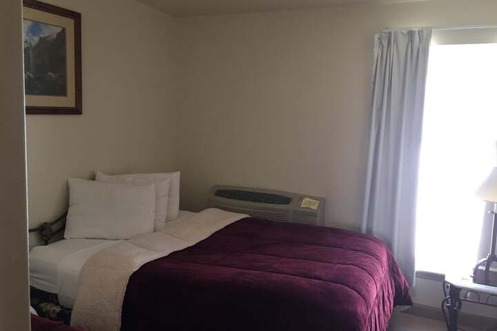Room 27 of 38