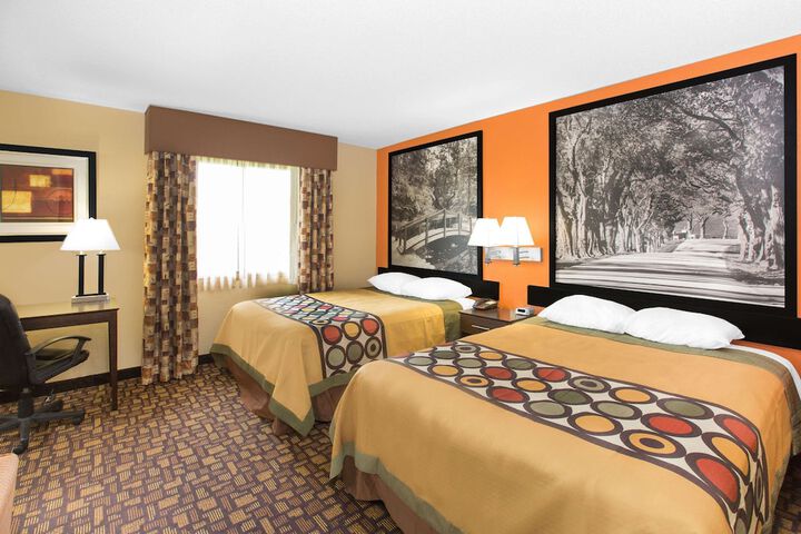 Room 10 of 16