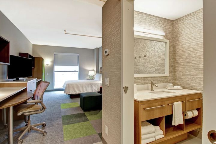 Room 34 of 62