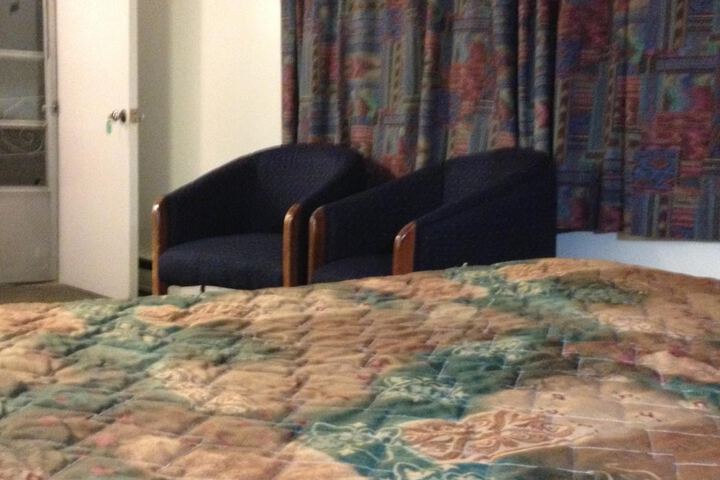 Room 13 of 39