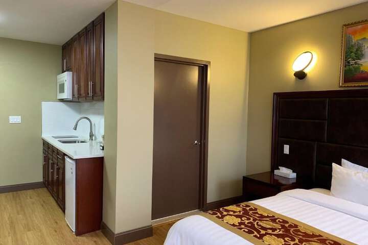 Room 29 of 34