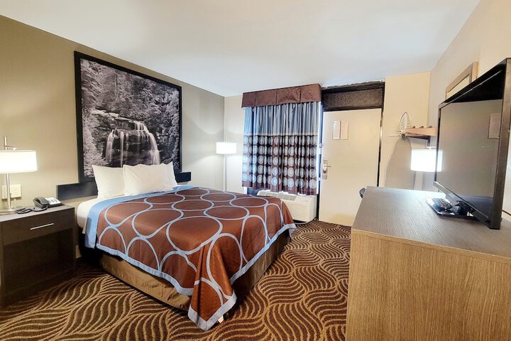 Super 8 by Wyndham Marion NC
