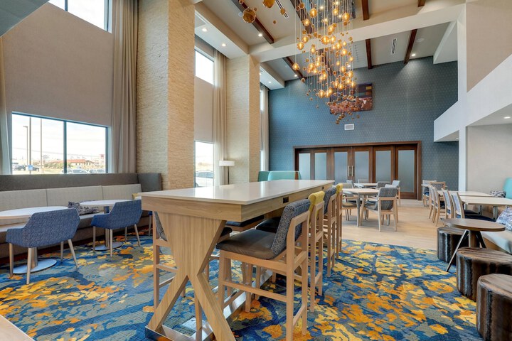 Hampton Inn & Suites Weatherford