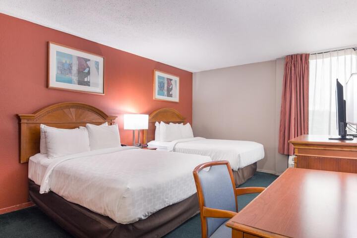 Room 10 of 22