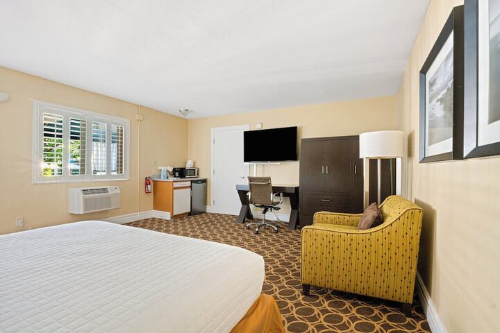 Room 115 of 161