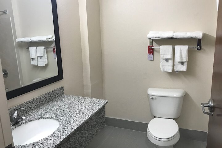 Room 10 of 28