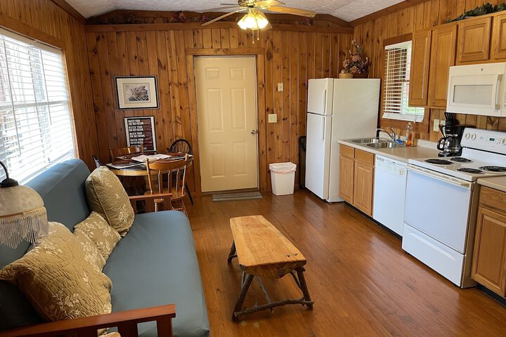 Mountain Aire Cottages Inn & Glamping