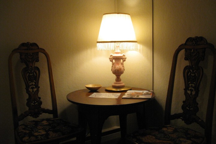 Room 9 of 16