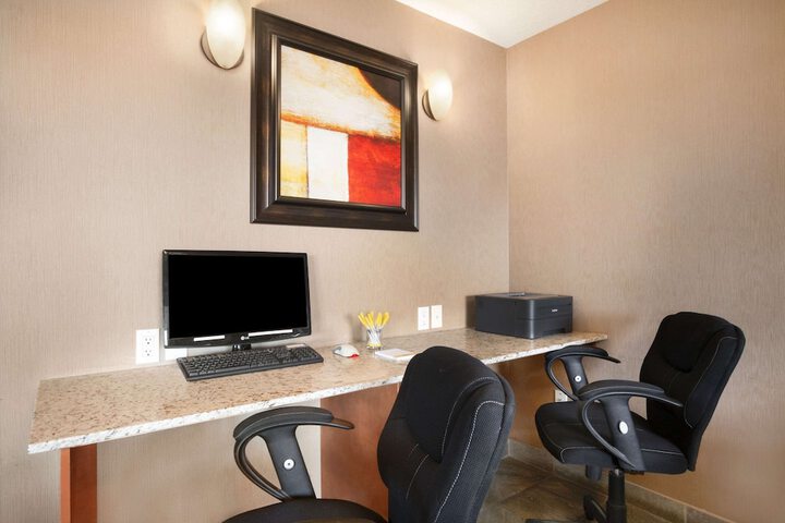 Business Center 18 of 18