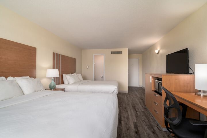 Room 5 of 17