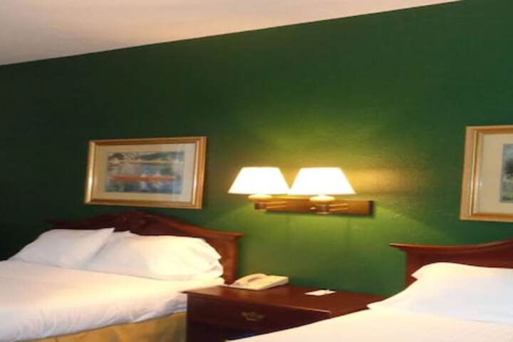 Room 32 of 48