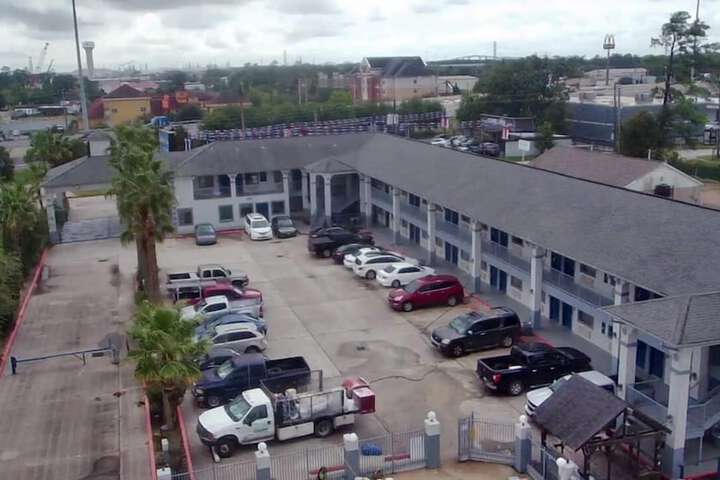 Sunrise Inn & Suites