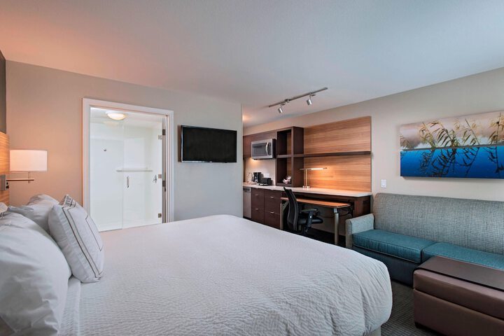 Room 10 of 22