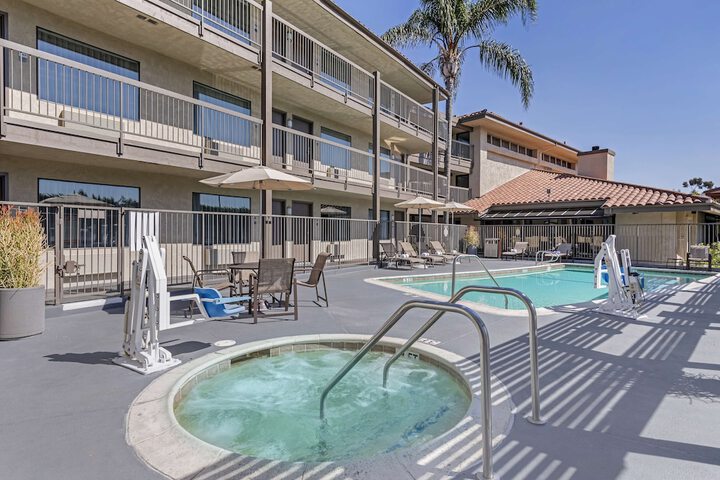 Best Western Plus Executive Inn
