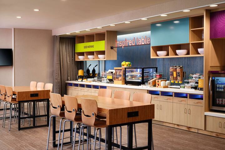 Breakfast/Coffee Service 26 of 33