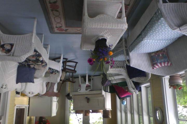 Room 11 of 24