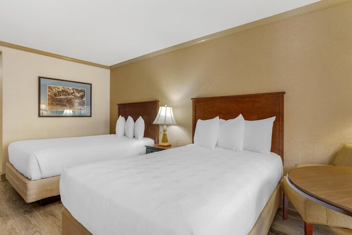 Best Western PLUS Morristown Inn-Florham Park