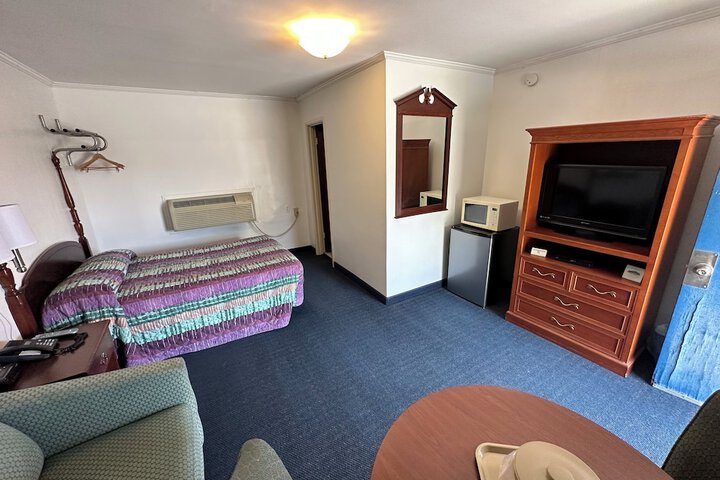 Room 12 of 24
